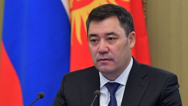 Президент Киргизии подписал новую Конституцию
