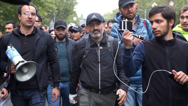 В Ереване задержали лидера оппозиции Никола Пашиняна
