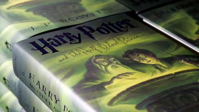 Из католической школы в США изъяли книги про Гарри Поттера из-за «злых духов». Перед этим руководство проконсультировалось с экзорцистами