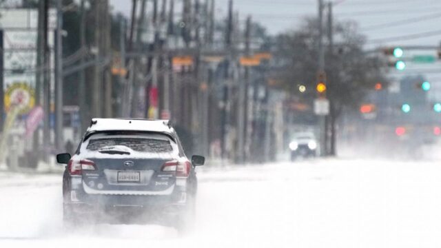 Больше 2 млн жителей Техаса остались без света из-за снежной бури