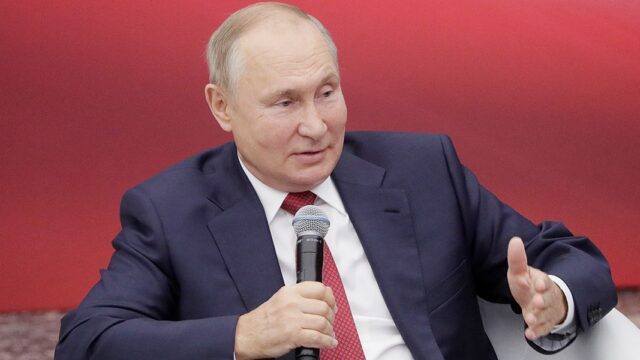 Путин предложил выплатить всем пенсионерам по 10 тысяч рублей