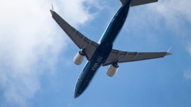 Компания Boeing решила приостановить поставки самолетов модели 737 MAX