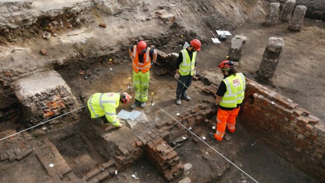 Археологи нашли развалины старейшего театра Лондона