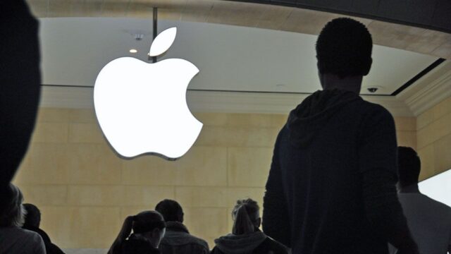 Власти США обвинили бывшего сотрудника Apple в краже секретных данных