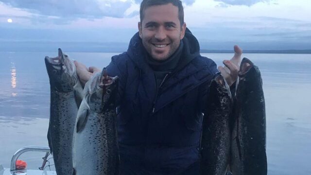 Кержаков выложил в инстаграм фото лососей. Его проверят на браконьерство