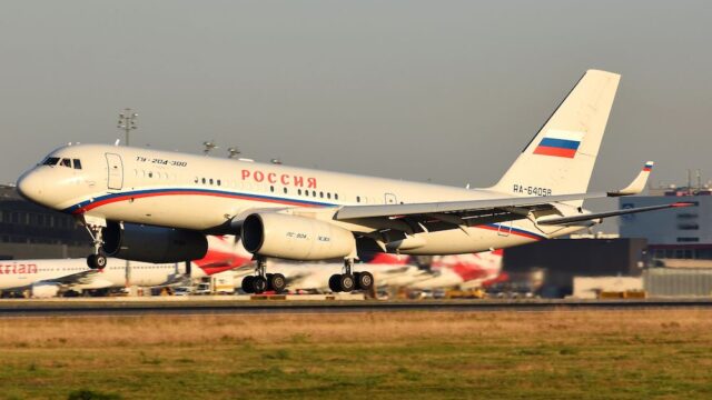 Источник RTVI: два рейса готовятся около девяти утра одновременно вылететь из Москвы и Киева — скорее всего, именно на них будут заключенные для обмена