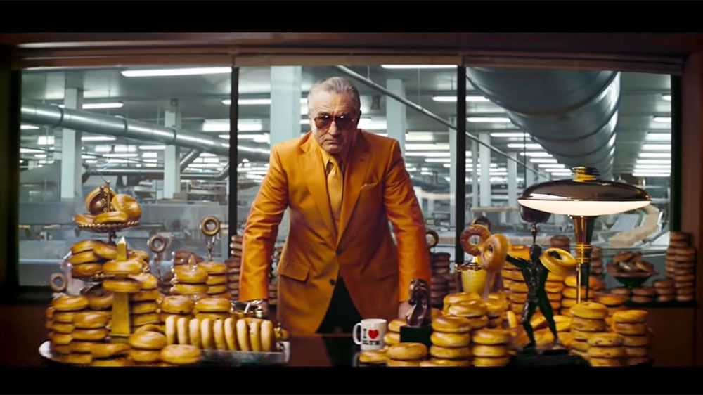 Роберт Де Ниро снялся в двухминутном гангстерском фильме про рейдерский захват пекарни (на самом деле это реклама бейглов!)