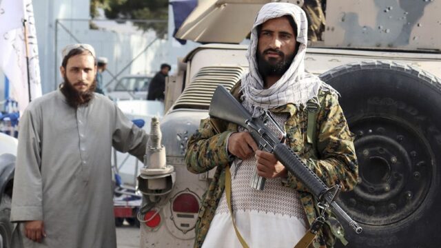 В Кабуле талибы открыли стрельбу для разгона протестующих