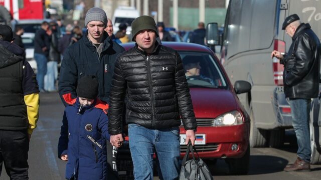 В Ростовской области ввели режим ЧС. Туда начали свозить беженцев из Донбасса