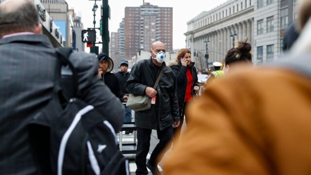 Мэр Нью-Йорка объявил чрезвычайное положение в городе из-за коронавируса