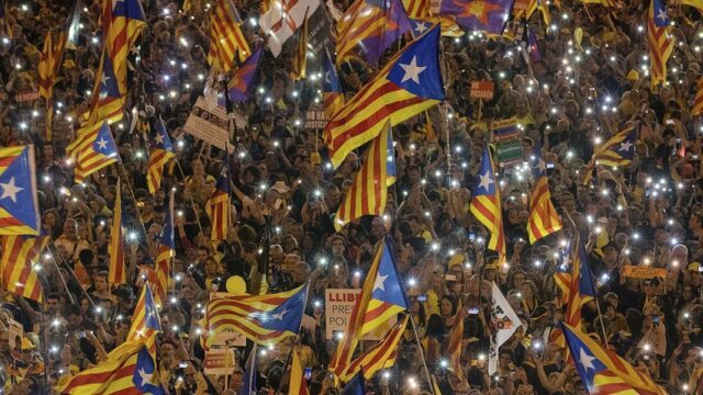 Испания помиловала организаторов референдума о независимости Каталонии