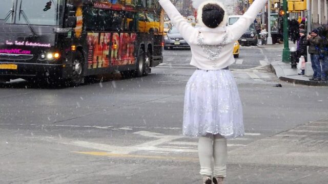 Танцующий Нью-Йорк. История Джорджины Мур — уличной балерины с Коламбус-Серкл