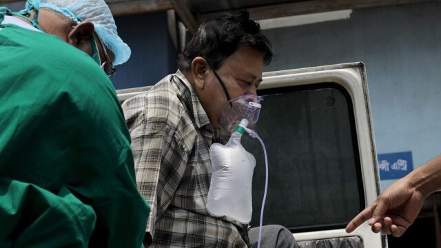 Частная клиника в Индии отключила кислород пациентам во время «учений»