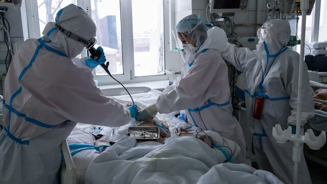 В России второй день подряд заразились коронавирусом больше 29 тысяч человек