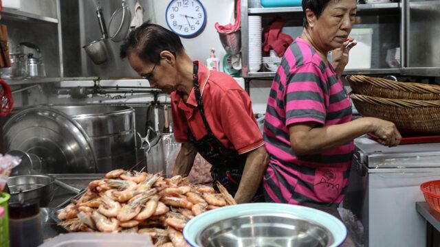 Сингапурские фудкорты с уличной едой попали в список культурного наследия ЮНЕСКО