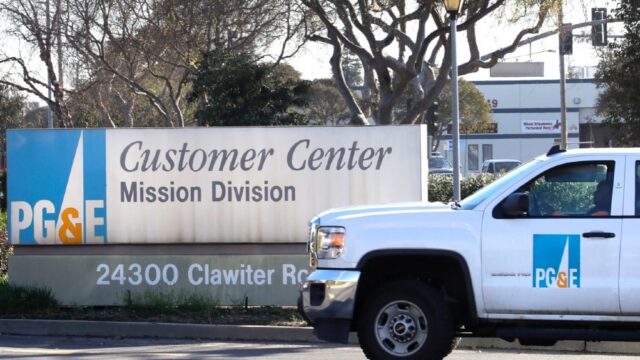 Энергетическая компания, которую признали ответственной за пожары в Калифорнии, заплатит штраф в $1 млрд