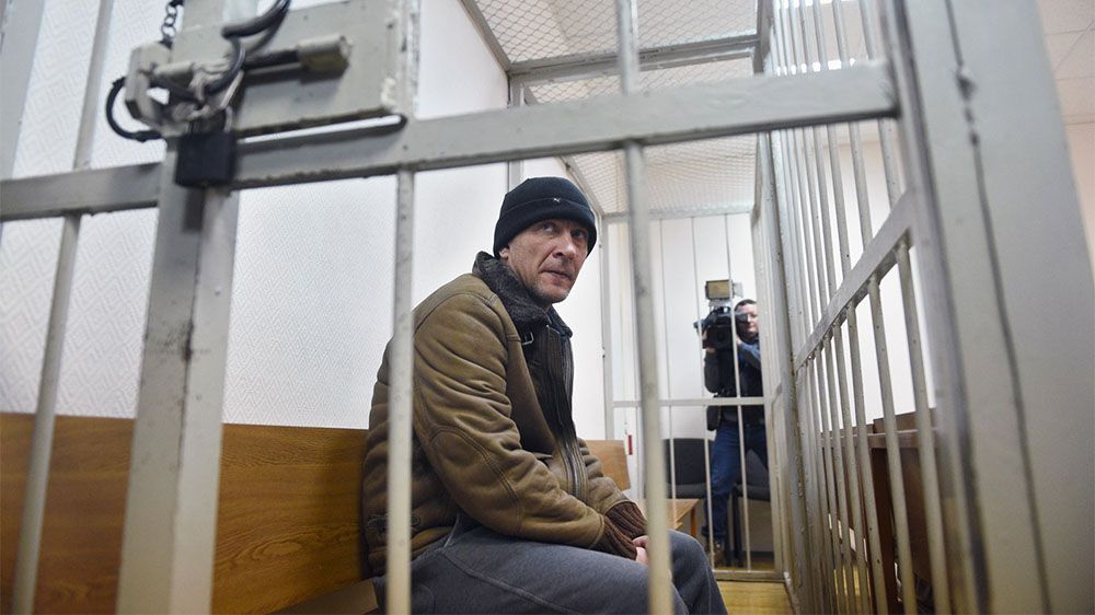 Суд в Москве приговорил к 2,5 годам колонии повредившего картину «Иван Грозный и сын его Иван»