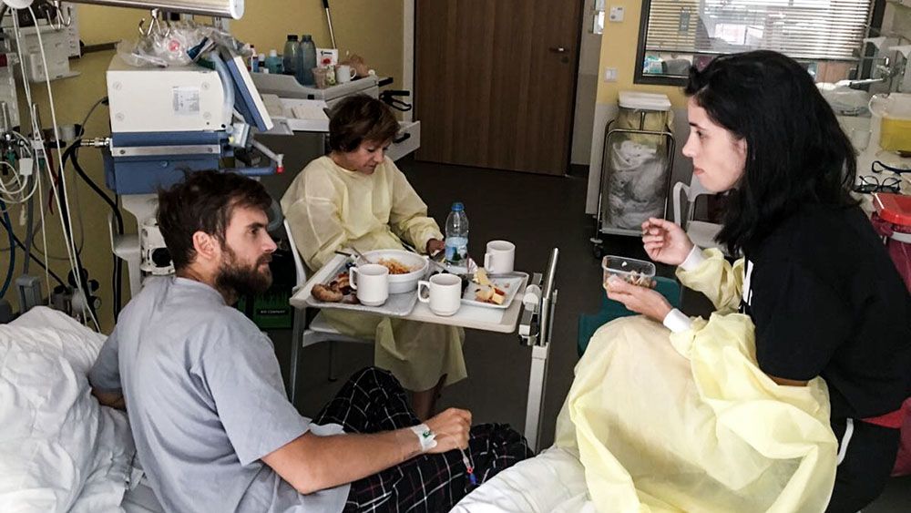 Петра Верзилова выписывают из больницы, он вернется в Россию