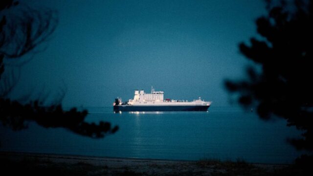 У побережья Крыма перевернулось грузовое судно. Шестеро моряков пропали