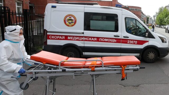 В России за сутки выявили 8 832 случая коронавируса