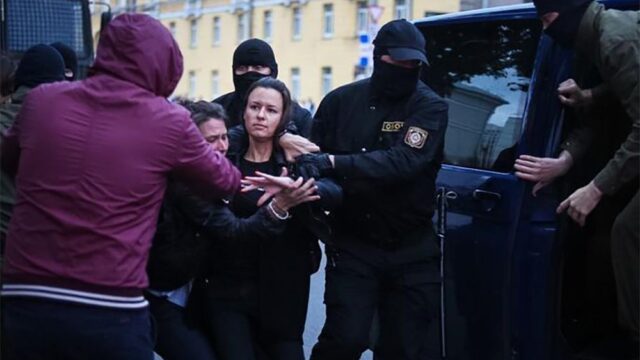 В Минске задержали участников акции в поддержку Марии Колесниковой