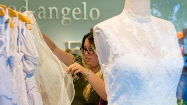 В США закрылась одна из крупнейших сетей  по продаже свадебных нарядов. Невесты остались без платьев