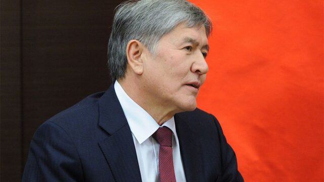 Суд в Бишкеке продлил арест бывшему президенту Киргизии Атамбаеву
