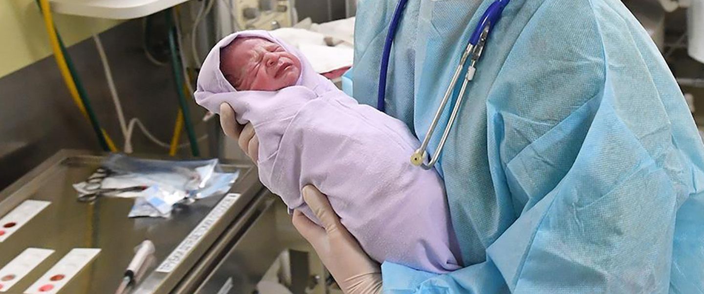 В Думу внесли законопроект об ограничениях на суррогатное материнство