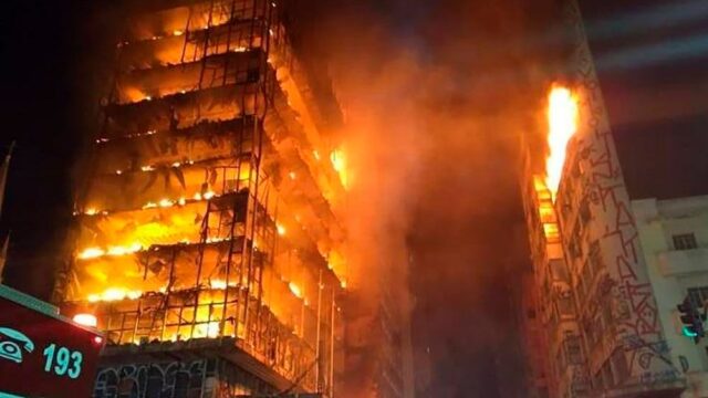 В бразильском Сан-Паулу во время пожара обрушился небоскреб
