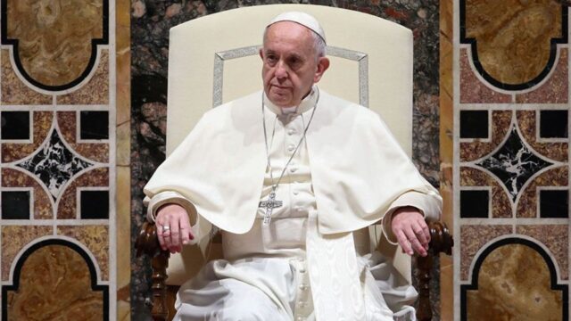 Папа Римский: в школах нужно давать объективное сексуальное образование без идеологических штампов