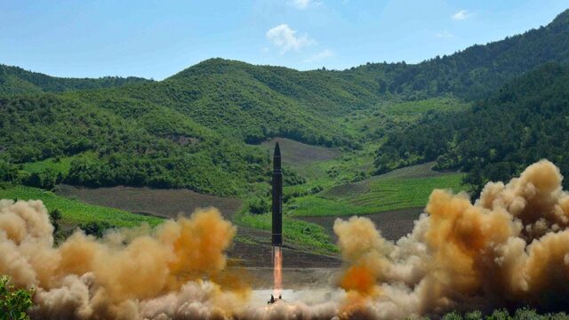 Северная Корея запустила четвертую за год баллистическую ракету