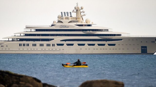 Forbes: власти Гамбурга конфисковали яхту Алишера Усманова стоимостью $600 млн
