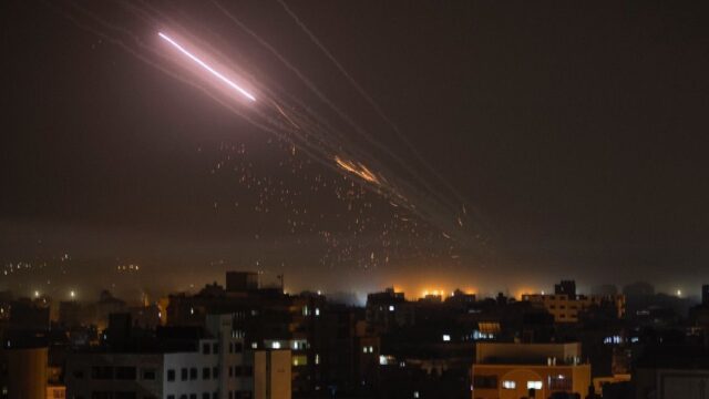 Воздушные и наземные силы армии Израиля начали атаку в секторе Газа