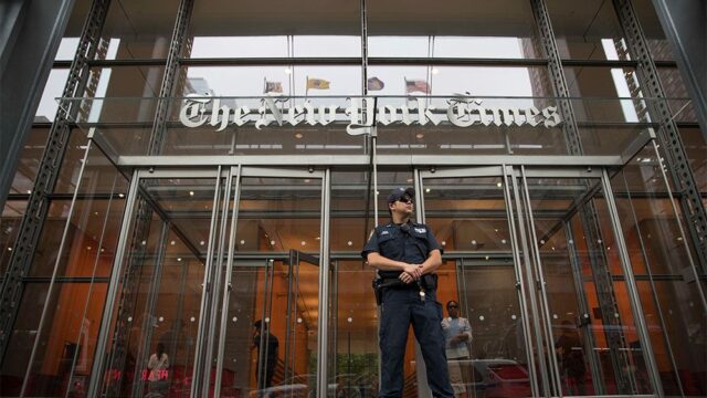 Колумнист Fox News: New York Times «сталинизирует» историю США
