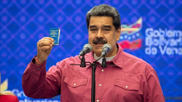 Сторонники Мадуро заявили о победе на парламентских выборах в Венесуэле, которые бойкотировала оппозиция