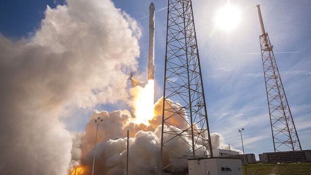 Reuters: секретный спутник SpaceX не достиг орбиты и разбился