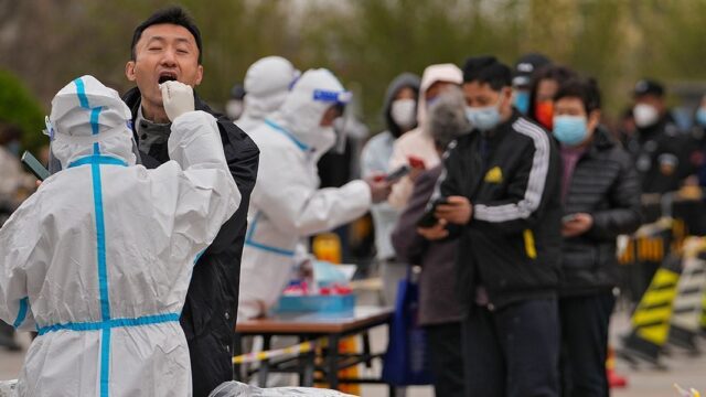 В Китае выявили 25 165 случаев COVID-19 — это новый суточный максимум за пандемию