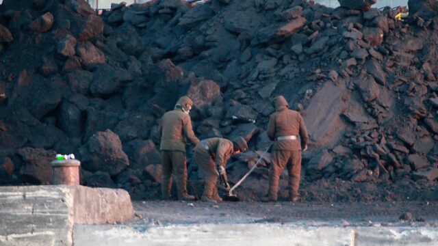 Доклад: КНДР использует труд политических заключенных для добычи угля