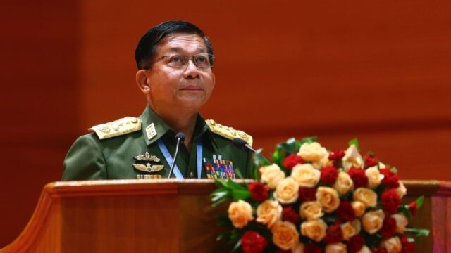 США ввели санкции против главнокомандующего ВС Мьянмы, которого обвиняют в причастности к внесудебным казням мусульман-рохинджа
