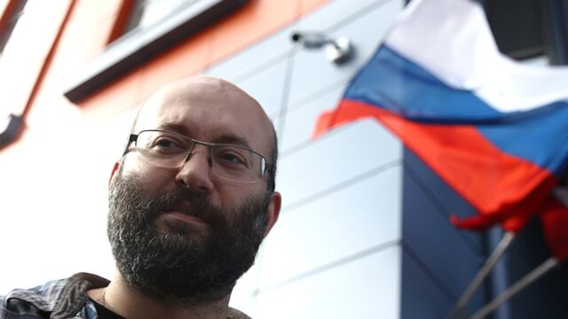 Суд в Москве арестовал Илью Азара на 15 суток