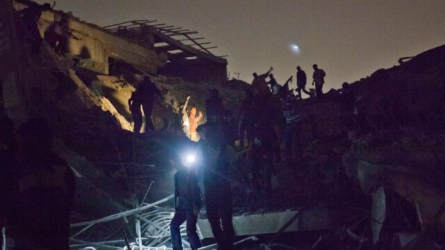 Центр содержания мигрантов в пригороде Триполи подвергся ракетному обстрелу, не меньше 40 человек погибли