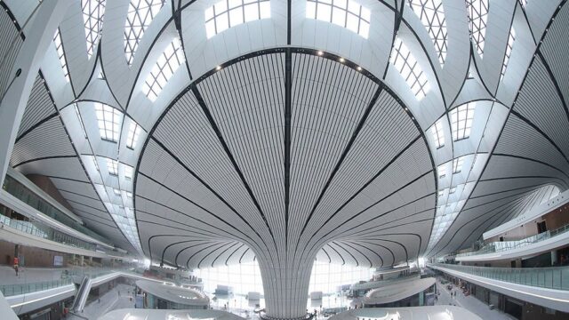 В Пекине открылся новый аэропорт с самым большим пассажирским терминалом в мире