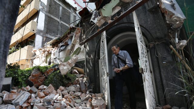Количество жертв землетрясения в Мексике превысило 80 человек