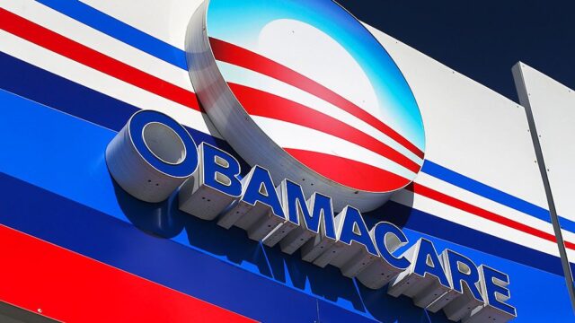 В США еще двое республиканцев отказались голосовать за отмену Obamacare