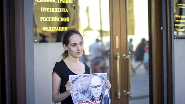 ЕСПЧ временно запретил России выдворять журналиста Али Феруза