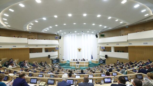 Парламентом по вирусу: какие законопроекты приняли российские депутаты, чтобы побороть инфекцию