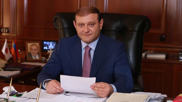 Мэр Еревана Тарон Маркарян подал в отставку