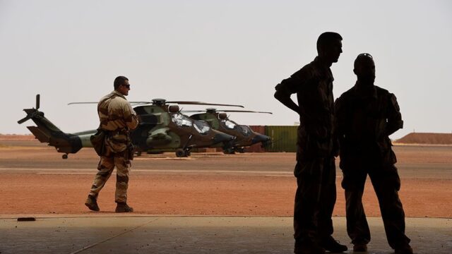 В Мали при падении вертолетов погибли 13 французских военных