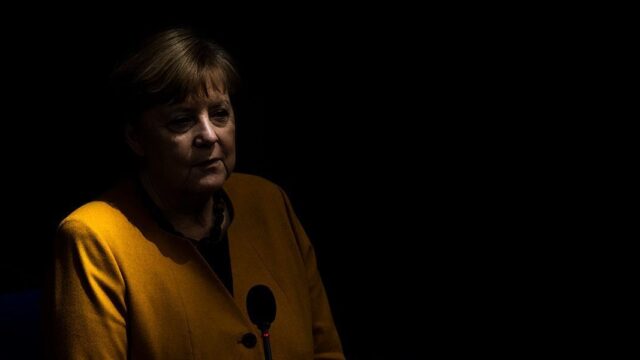 Ангела Меркель сделала прививку от коронавируса вакциной AstraZeneca