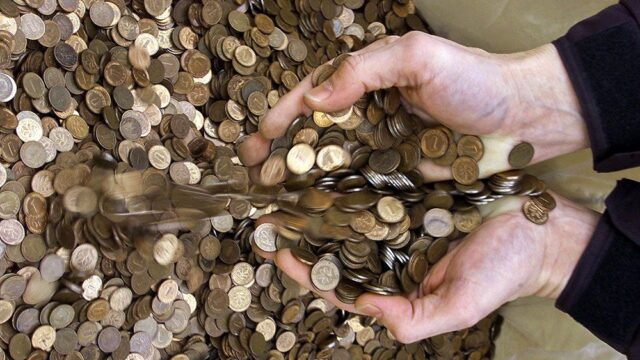 Немецкий банкир полгода пересчитывал 1,2 млн монет, которые оставили в наследство